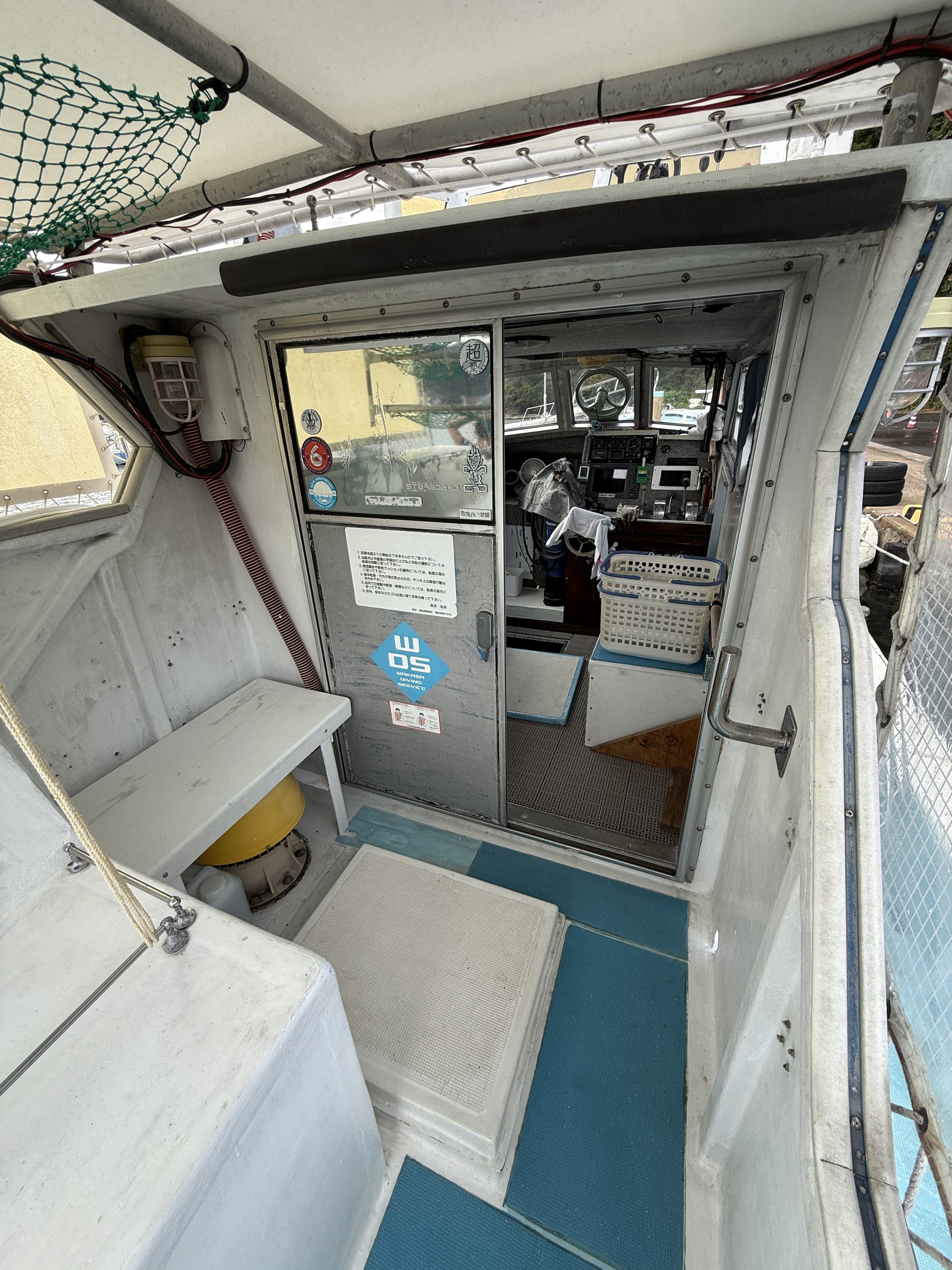 後部キャビン